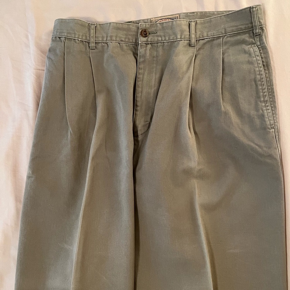 Men’s Abercrombie and Fitch olive/khakis slacks